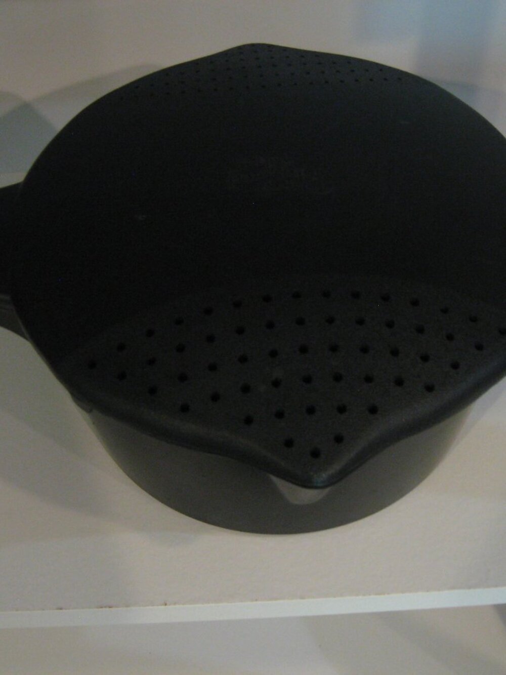 The Pampered Chef Micro Cooker 8 Cup 2 Quart